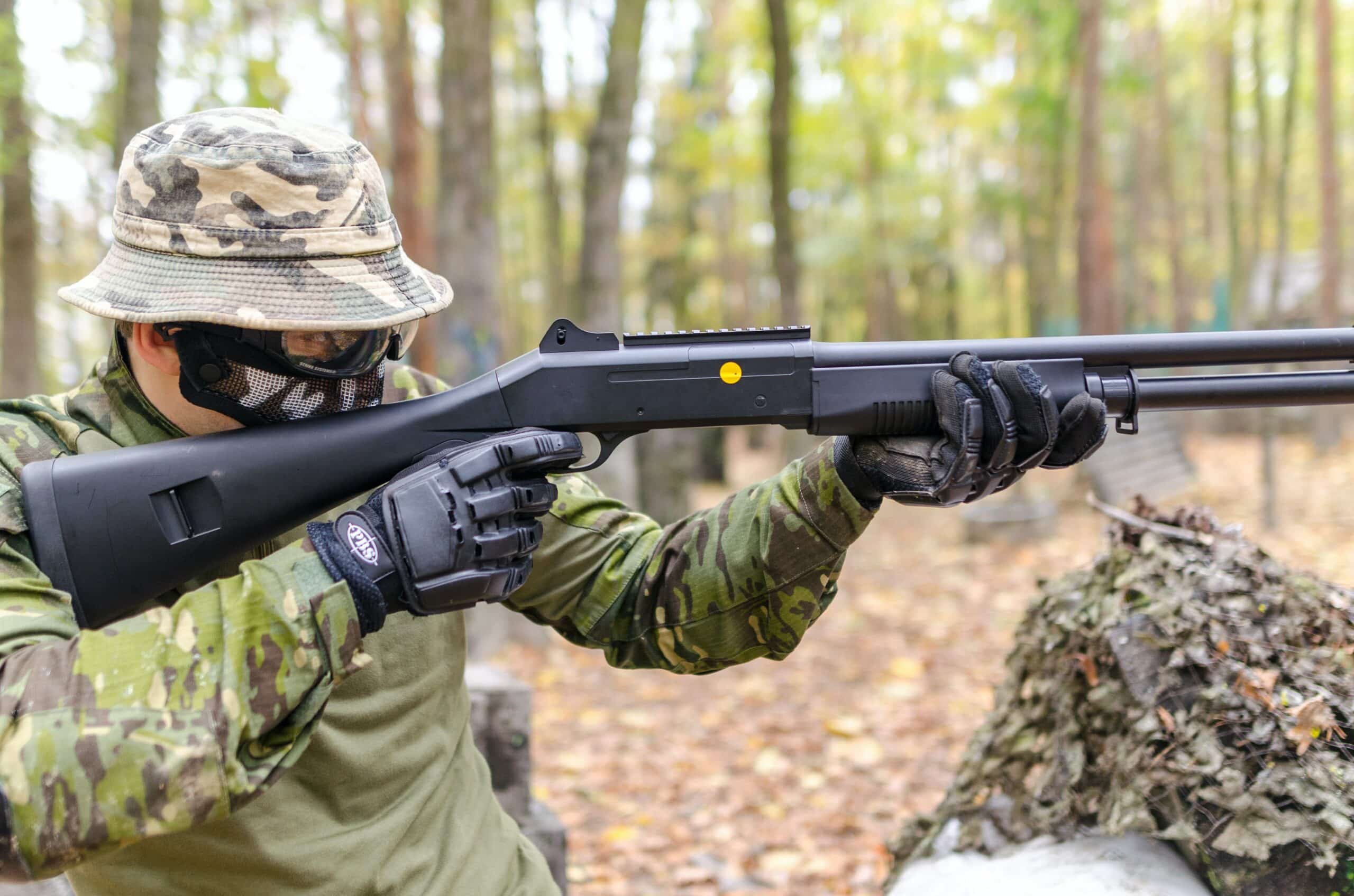 Udforsk spændingen ved Airsoft  våben med kvalitetsudstyr fra Hardballshoppen.dk